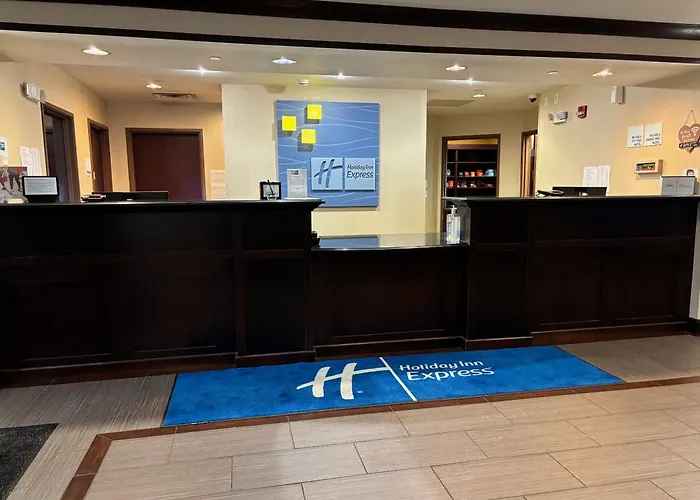 Holiday Inn Express&Suites Belle Vernon