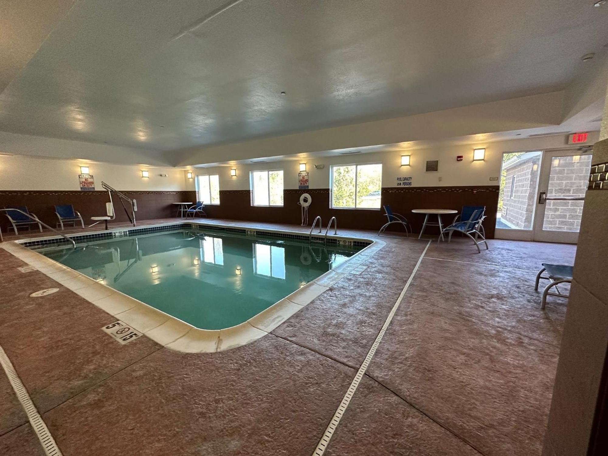Express&suites 2*